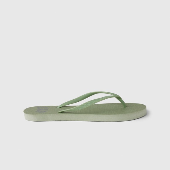 NWT GAP Logo Flip Flops Color: Desert Sage Green Size 7 - Picture 2 of 5